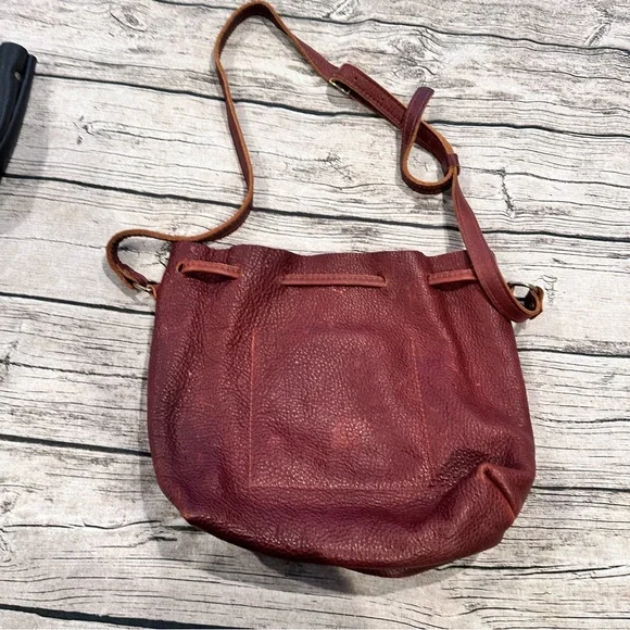 Portland Leather Goods Nutmeg Pebbled Leather Bucket Bag - Picture 6 of 9
